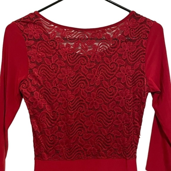 Charlotte Russe Red Back Lace Gathered Waist Quarter Length Sleeve Dress - Picture 4 of 7